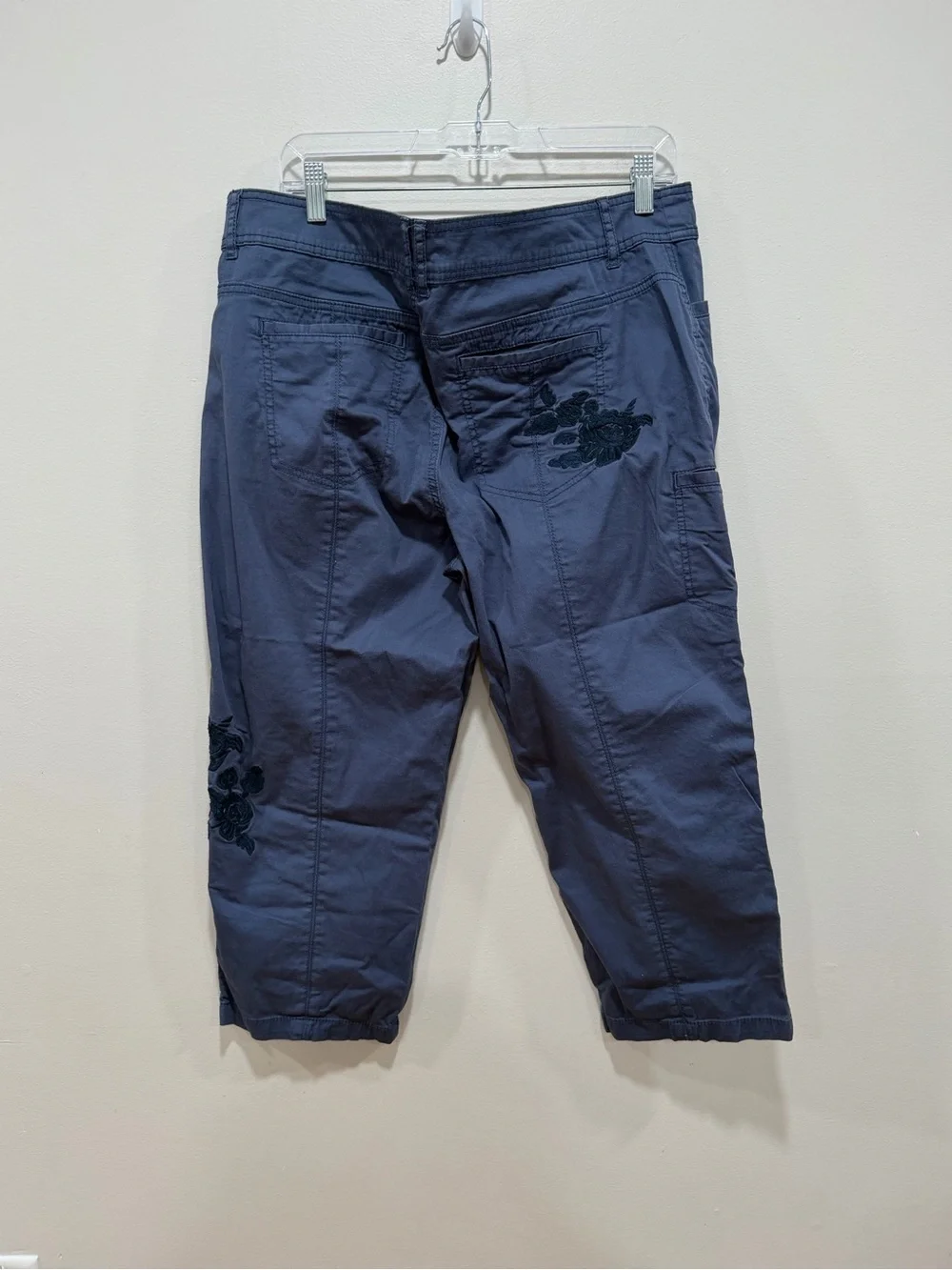 Style & Co Blue Cropped Pants Embroidered Floral Capri  Casual 14